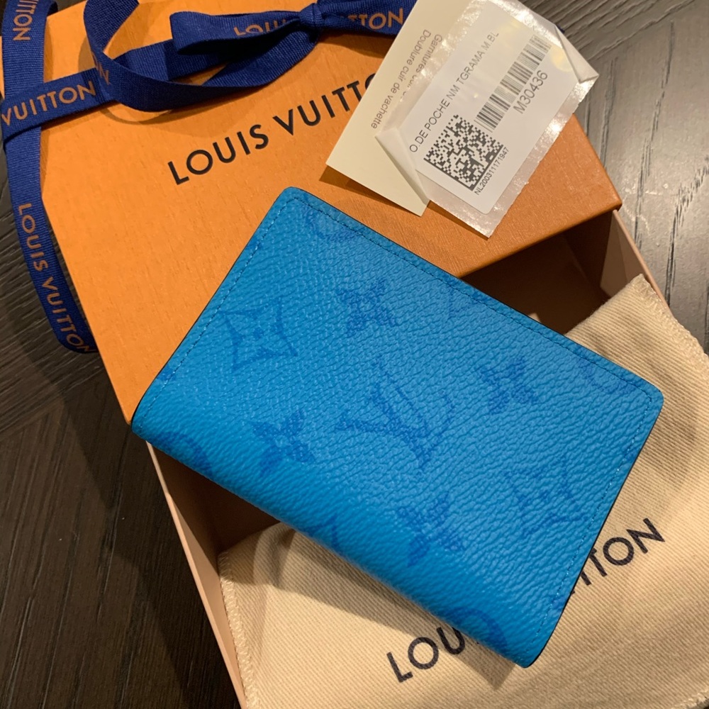 🦄🦄Authentic LV pocket organizer🦄🦄